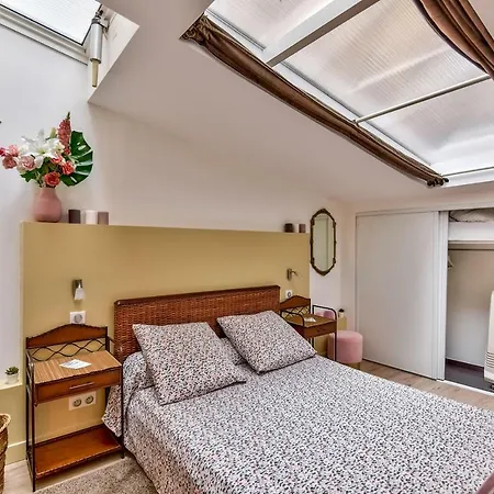 Cozy *place Saint Georges * *